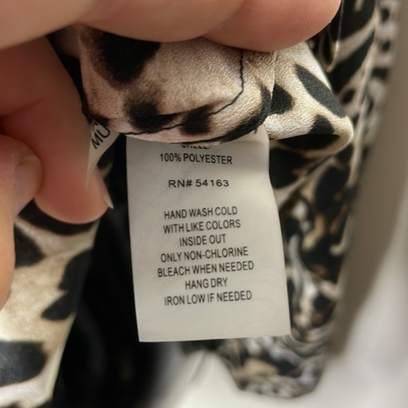Calvin Klein Size S Leopard Animal Print Lightweight Collarless Button Down - Picture 8 of 13